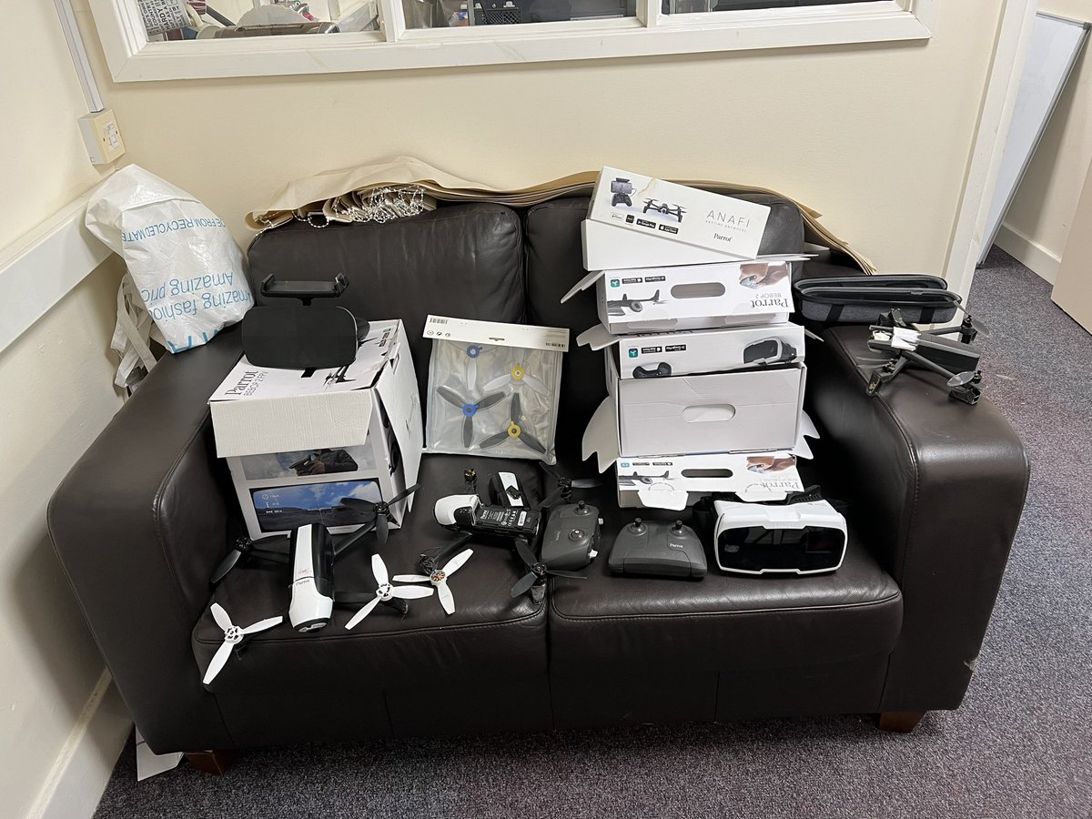 ahhealthsafety's tweet photo. Anyone in the #WrexhamFX #wrexham #rhostyllen area that has a youngster who has an interest in drones and fixing them 🤔 2x bepop 2 drones 1x Anafi drone in need of tlc also controller’s batteries etc free to the right home and not for resale only for personal use and enjoyment https://t.co/YycWWbv8Mq