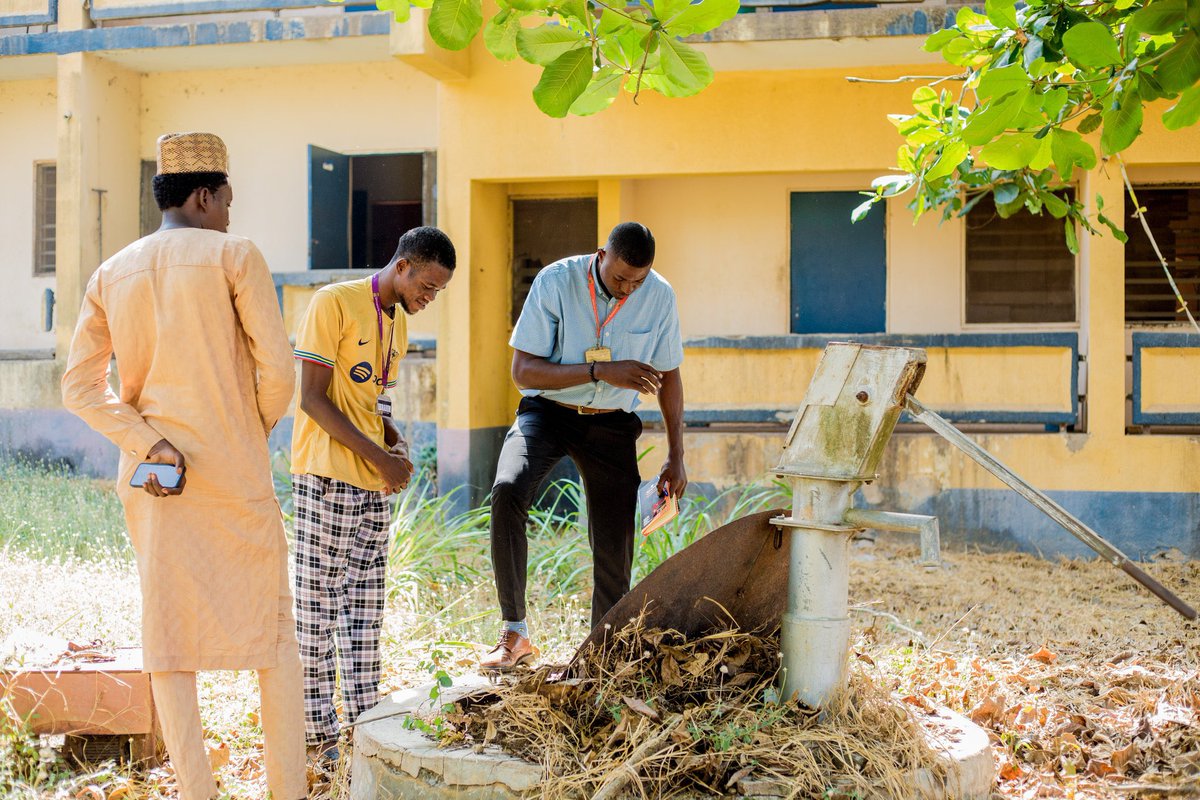Aji_xxl's tweet photo. The fact that @TheFajiTobiloba has  never stayed in the school hostel yet he’s passionate about the welfare of the school hostelites entirely is something that made me feel we didn’t make a wrong choice in voting him in as our president! #ishenlo #developmentoriented #faaji https://t.co/rdlRBNfuTQ