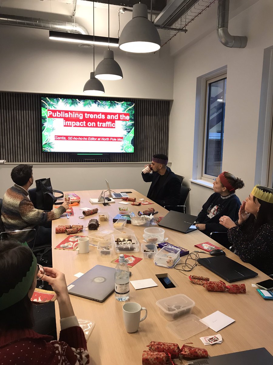 eliserwjohnson1's tweet photo. An extremely festive audience team meeting 🎅🎄

Thank you @LiviWoosey @MartinaAndretta @gamboarama @gracebraddock and @DanCodytweets for an brilliant year - I’m excited to see what you all achieve in 2023! https://t.co/PH55blBThf