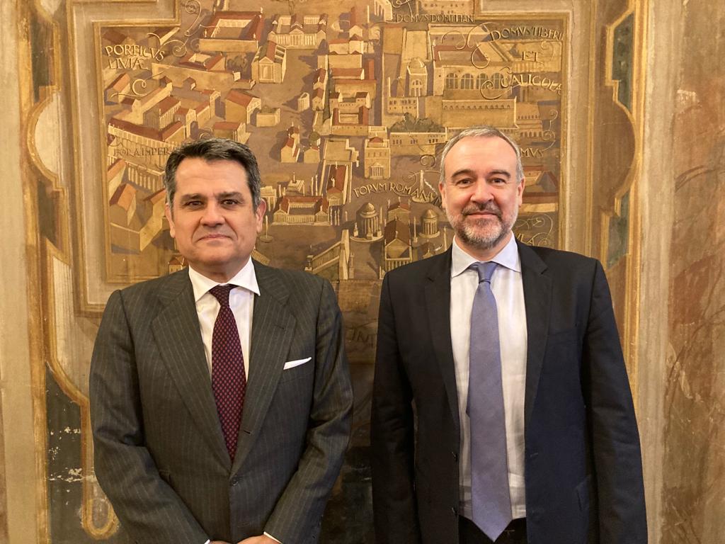 Spagna in Italia 🇪🇸🇮🇹 (@embespitalia) on Twitter photo Embajador 🇪🇸 se ha reunido con Prof. Ignacio Tirado @ntiradom Secretario General de <a href="/UNIDROITorg/">UNIDROIT</a> para anunciarle la ratificación de 🇪🇸 del Protocolo Ferroviario de Luxemburgo que permite su entrada en vigor y reiterar apoyo a esta importante organización <a href="/MAECgob/">Ministerio de Asuntos Exteriores, UE y Cooperación</a> #UNIDROIT. Embajador 🇪🇸 se ha reunido con Prof. Ignacio Tirado @ntiradom Secretario General de <a href="/UNIDROITorg/">UNIDROIT</a> para anunciarle la ratificación de 🇪🇸 del Protocolo Ferroviario de Luxemburgo que permite su entrada en vigor y reiterar apoyo a esta importante organización <a href="/MAECgob/">Ministerio de Asuntos Exteriores, UE y Cooperación</a> #UNIDROIT.