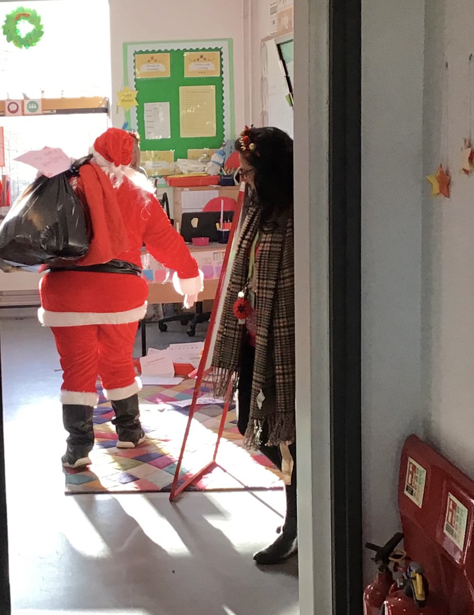 We had a very special visitor today! 🎅🏿🎅🏾🎅🏽🎅🏼🎅🏻 ⁦@kestrelmead⁩