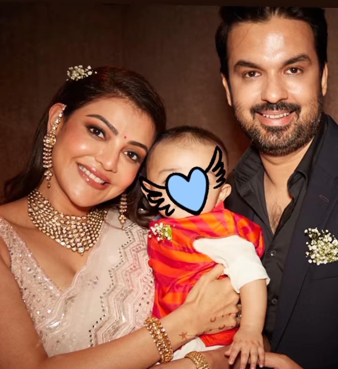 siima's tweet photo. . @kajalaggarwalofficial shared some super adorable family pictures and we are in complete awe 🥺❤️!
.
.
.
#kajalagarwal #kajal #kajalagarwalhot #kajalaggarwal https://t.co/EyMz7yhw0Q