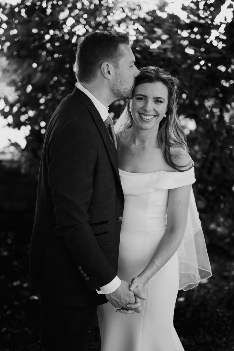 MBHWeddingPhoto's tweet image. Liz and Robin photographed in a secluded spot I found next to the Thames just before their wedding reception at @oldshipw6

#wedding #weddingphoto #weddingphotographer #weddingphotography #documentaryweddingphotography #documentaryphotographer