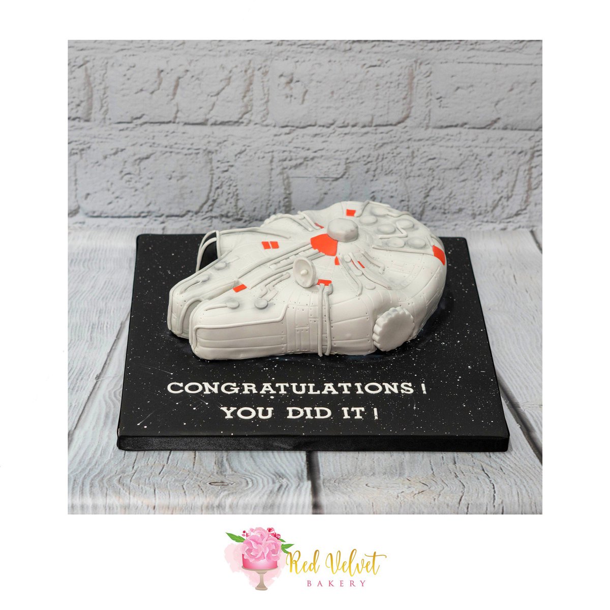 RedVelvetDerby's tweet photo. Congratulations on graduating from University Nathan! 

 #cakephotography #starwarscake #millenniumfalconcake #LoveBiz #redvelvetbakeryuk #derbycelebrationcakes #derbybirthdaycakes #redvelvetderby #redvelvetbakeryderby https://t.co/NjerRtGoGh