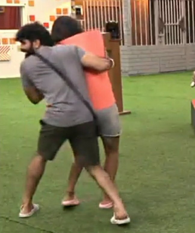 DareToFace5's tweet photo. Look at this  Cringe  😫#RoopeshShetty #RoopeshShetty𓃵

#Roopika 

#BBK9 https://t.co/YL3a0vs0qb