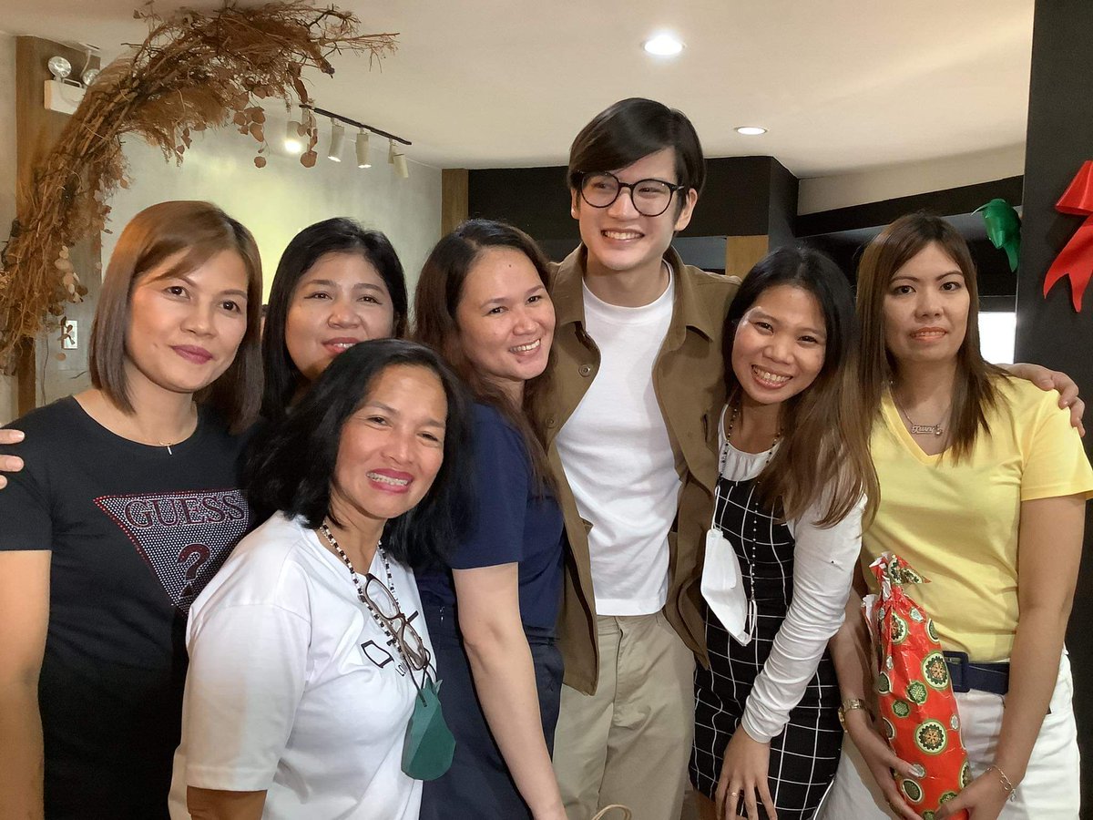 GilieversOFC's tweet photo. Celebrating our Christmas Party with our very own @gilcuerva Thank you for spending time with us Gil. We're always here to love and support you. ❤😘
#GilCuerva https://t.co/s3tHR0eSEm