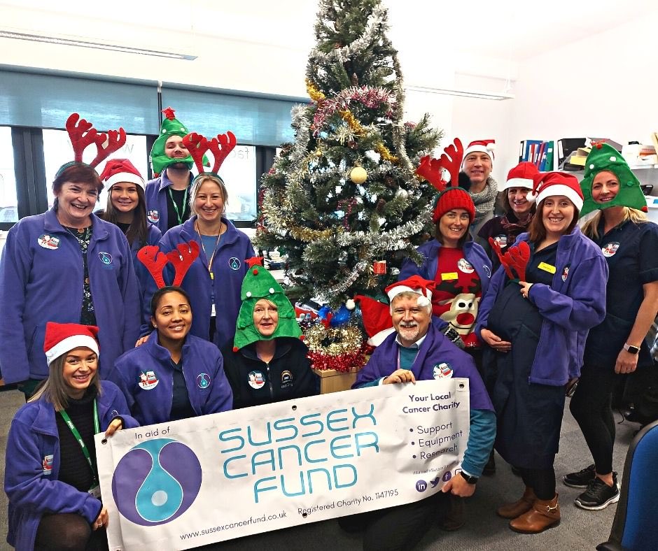 drol007's tweet photo. Fundraising doesn’t stop 🛑 for Christmas 🎅🏻 ⁦@SxCancerFund⁩ ⁦@UHSussex⁩ approved hat 🎩 deployment https://t.co/U5PJBES8pG