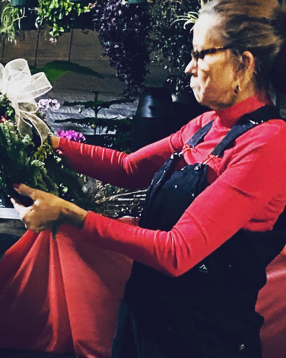 WeTHRIVE!Reading tweet media