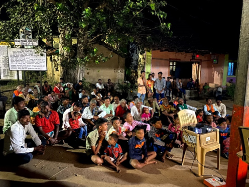 WCCBHQ's tweet photo. Residents of #Kandli #Village in Dharwad (Karnataka) were sensitized towards #wildlife crime related issues during a PRI #SensitizationProgram jointly organized by @WCCBHQ & Karnataka Forest Dept., on 13-12-2022. https://t.co/5lRVR5jWuF