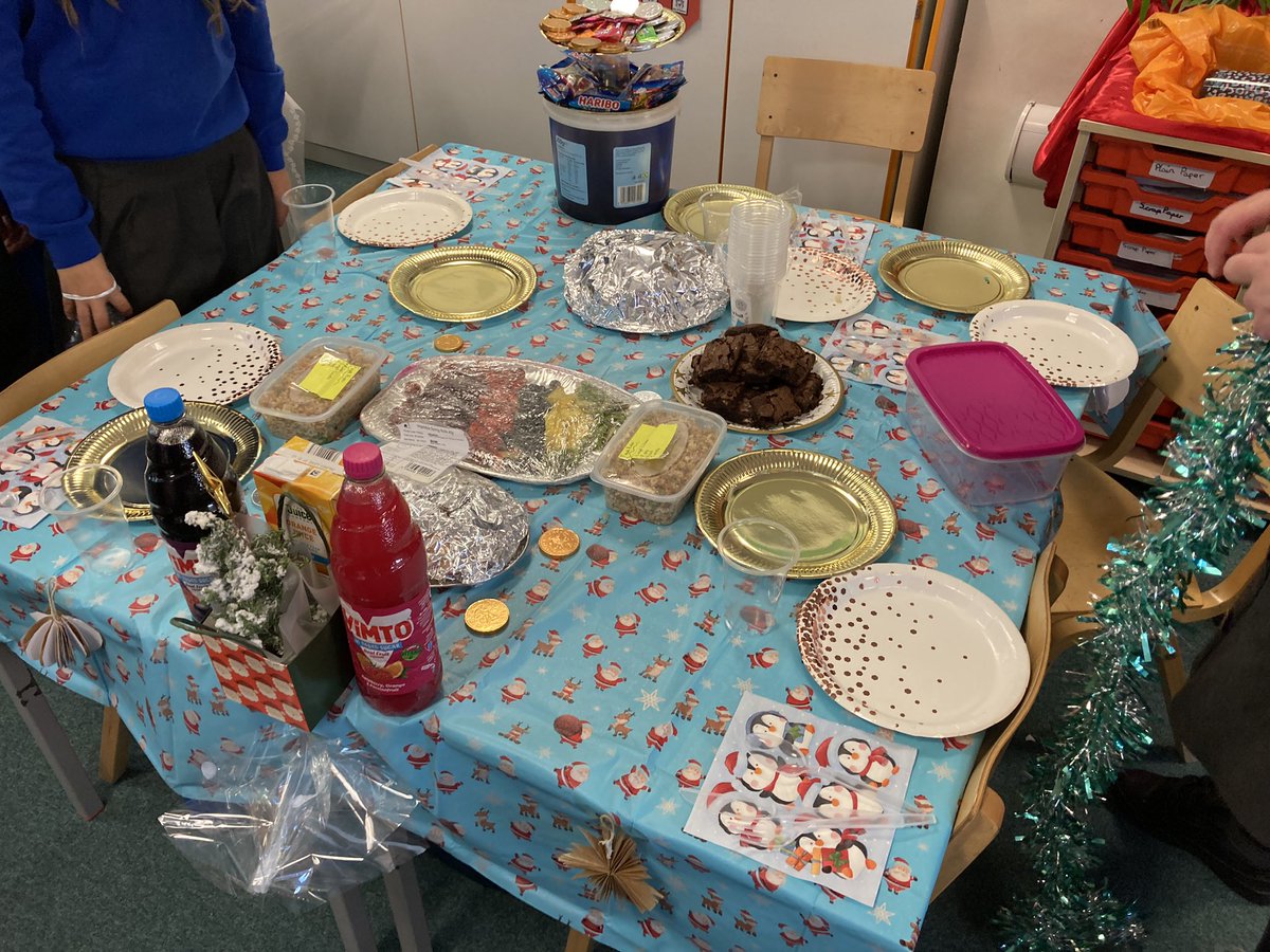 We are happily preparing for our #ChristmasParty, which table would you like to join?
We are also blessed to have a bottle of <a href="/PrimeHydrate/">DrinkPrime</a> which <a href="/MrGoldFoxfield/">Mr Gold</a> is very excited to try! <a href="/foxfield/">FoxfieldPrimary</a> <a href="/IPAT_Edu/">The Inspire Partnership</a> @ksi <a href="/LoganPaul/">Logan Paul</a>