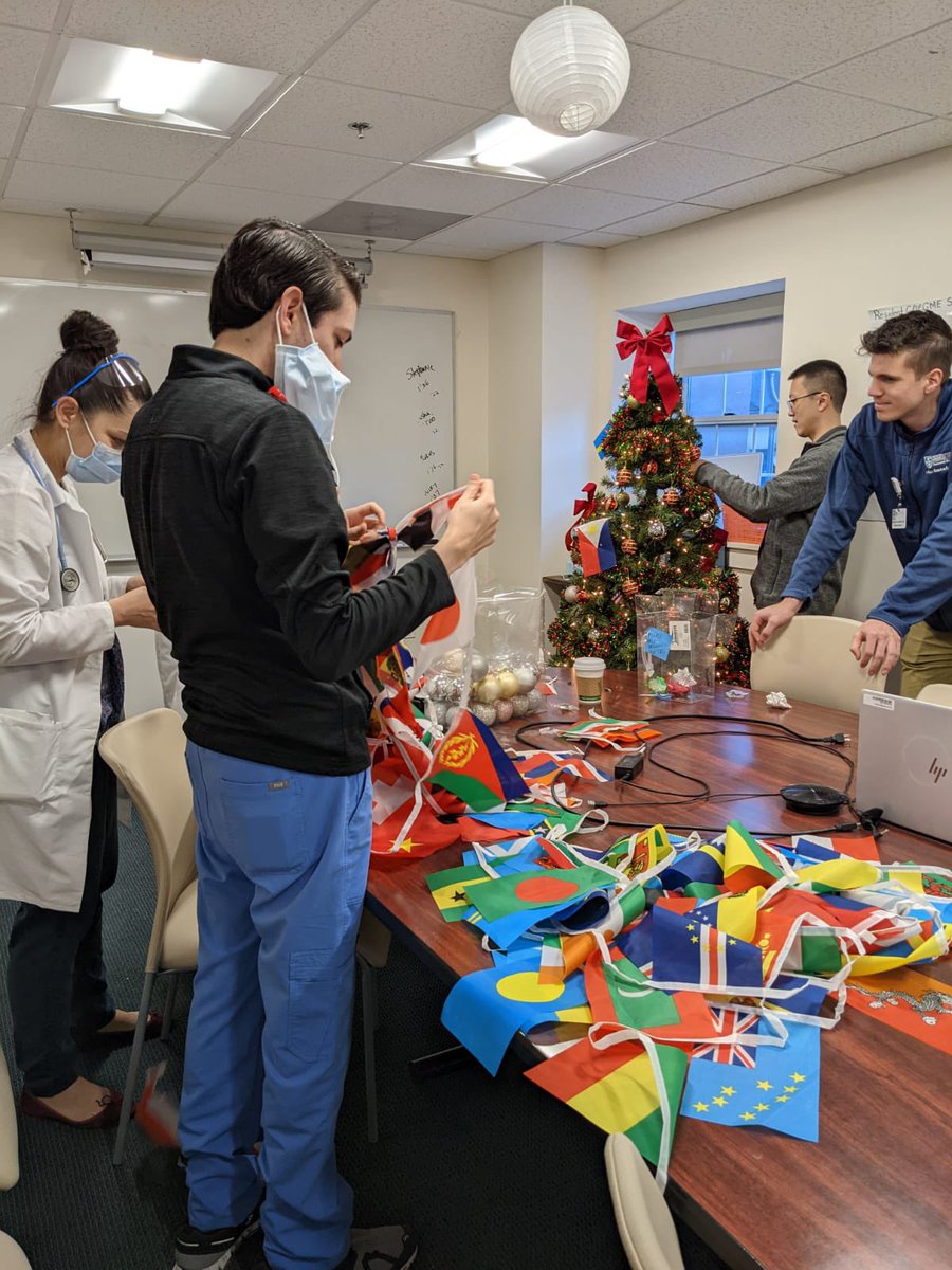 It’s beginning to look a lot like Christmas 🎅 🎄 #Christmas #SantaClaus #SalemHospital #MedTwitter #IMProud #MassGeneralBrigham