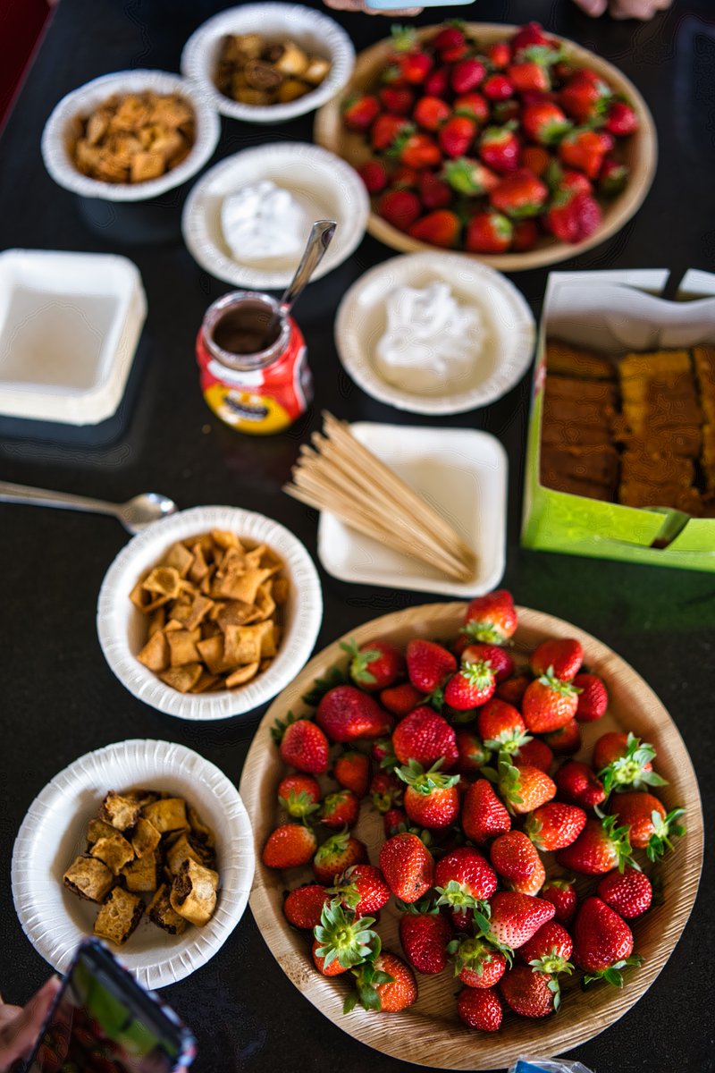 jayeshparanjape's tweet photo. This Sunday, I'm heading to Panchgani for a Strawberry Picking &amp; Tasting Tour. We will pick farm fresh strawberries and enjoy them with whipped cream, chocolate dip and cookie crumble!
Sunday, 18 December | ₹2200 per person
Book Here 
https://t.co/1BMWtphrnf
#Pune https://t.co/Hjzh2POjiD