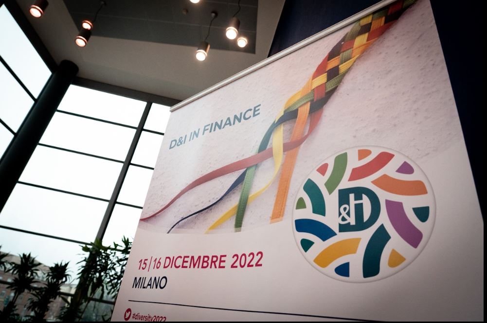 ABI_Eventi's tweet photo. #15dicembre #diversity2022 E' il momento del Focus La certificazione della #paritàdigenere come nuovo strumento di costruzione di valore. Ne parliamo con #Iacobelli #ABI, #Tonetti #ABI, #Russomando #illimity #Bank #diversità #inclusione Per partecipare https://t.co/CdEpeP5c0t https://t.co/Rhyc9luKrA