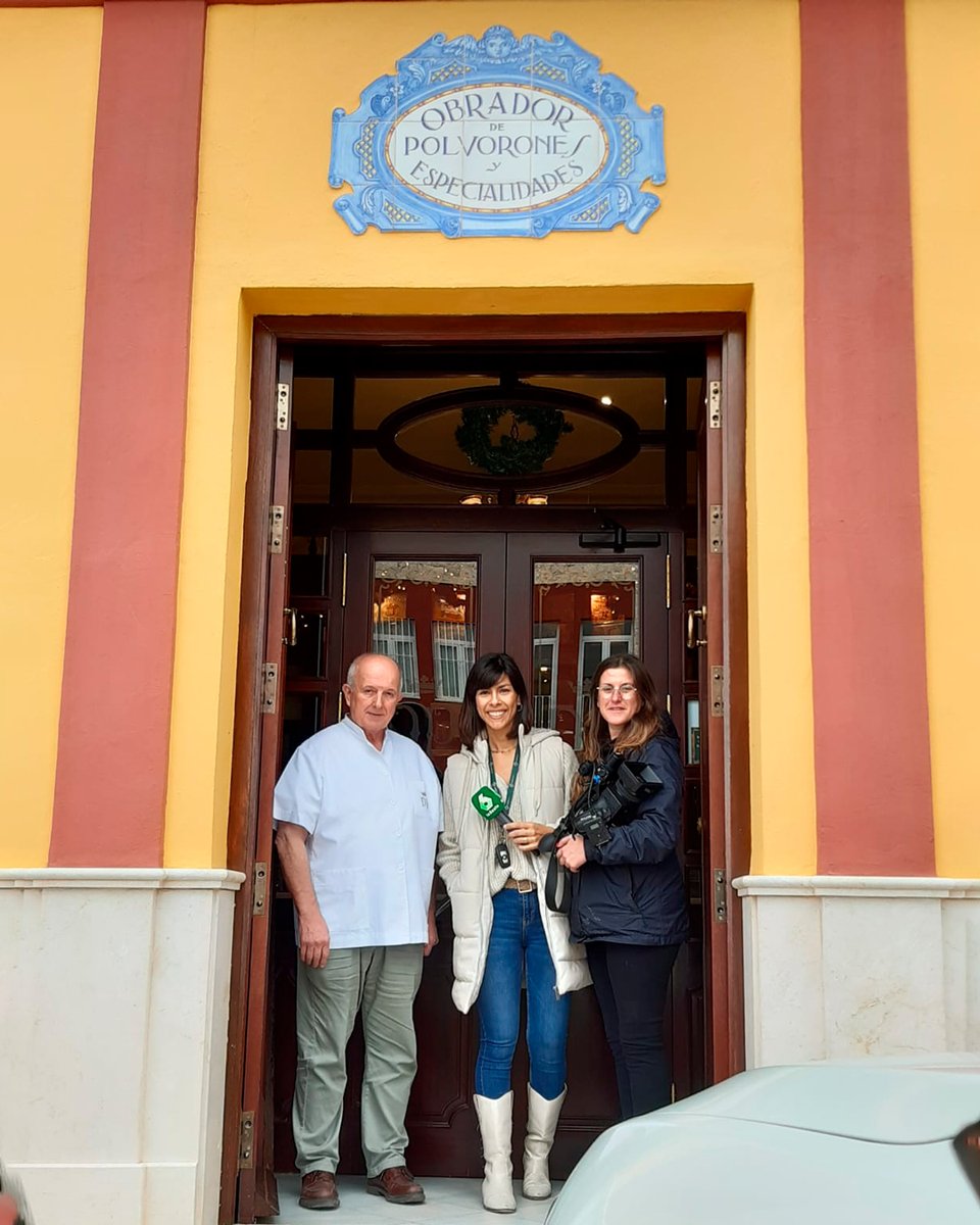 🥳 Hoy hemos tenido la fantástica visita de Rosa García y Ana García de <a href="/laSextaTV/">laSexta</a>  .
📽 ¡Saldremos en las noticias del mediodía!
🔗 atresplayer.com/directos/lasex…
#lasexta #ladespensadepalacio #estepa #sevilla #chocomundo #navidad #regalosunicos