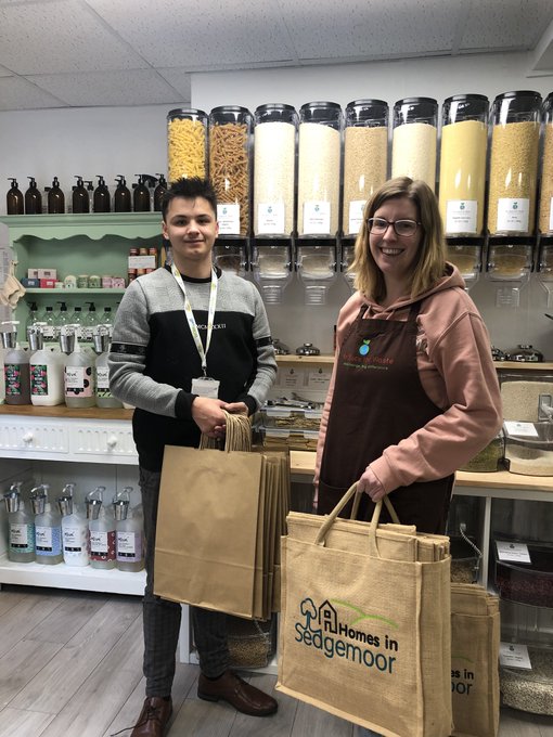 Community Enablers, Kaylun and Sarah visited  No Space for Waste last week to donate some surplus paper bags and our reusable shopping bags for the busy Christmas period 🛍️🎅#GoTeamHiS #Christmas2022 #shopping #nospaceforwaste #reuse #recycle #localshops <a href="/n0spaceforwaste/">nospaceforwaste_shop</a>