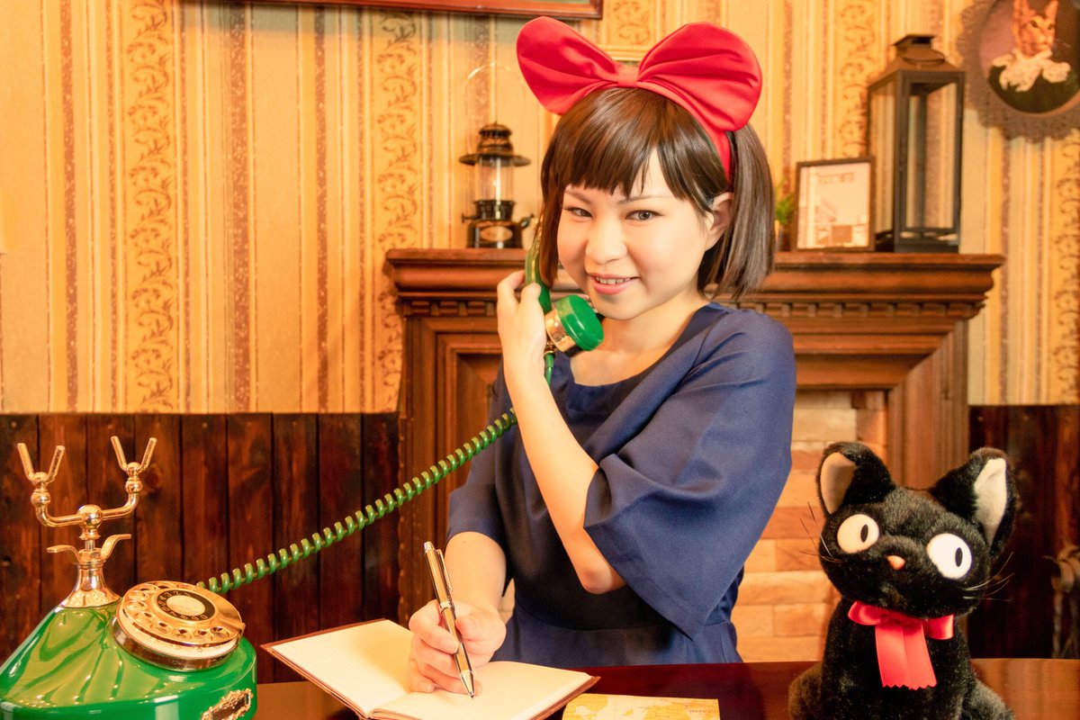 🧹cos [ 魔女の宅急便/キキ ]

「はい、グーチョキパン店です！
　　　　　  …  ジジ、お客よ、お客！」

📸  eri
#コスプレ #cosplay