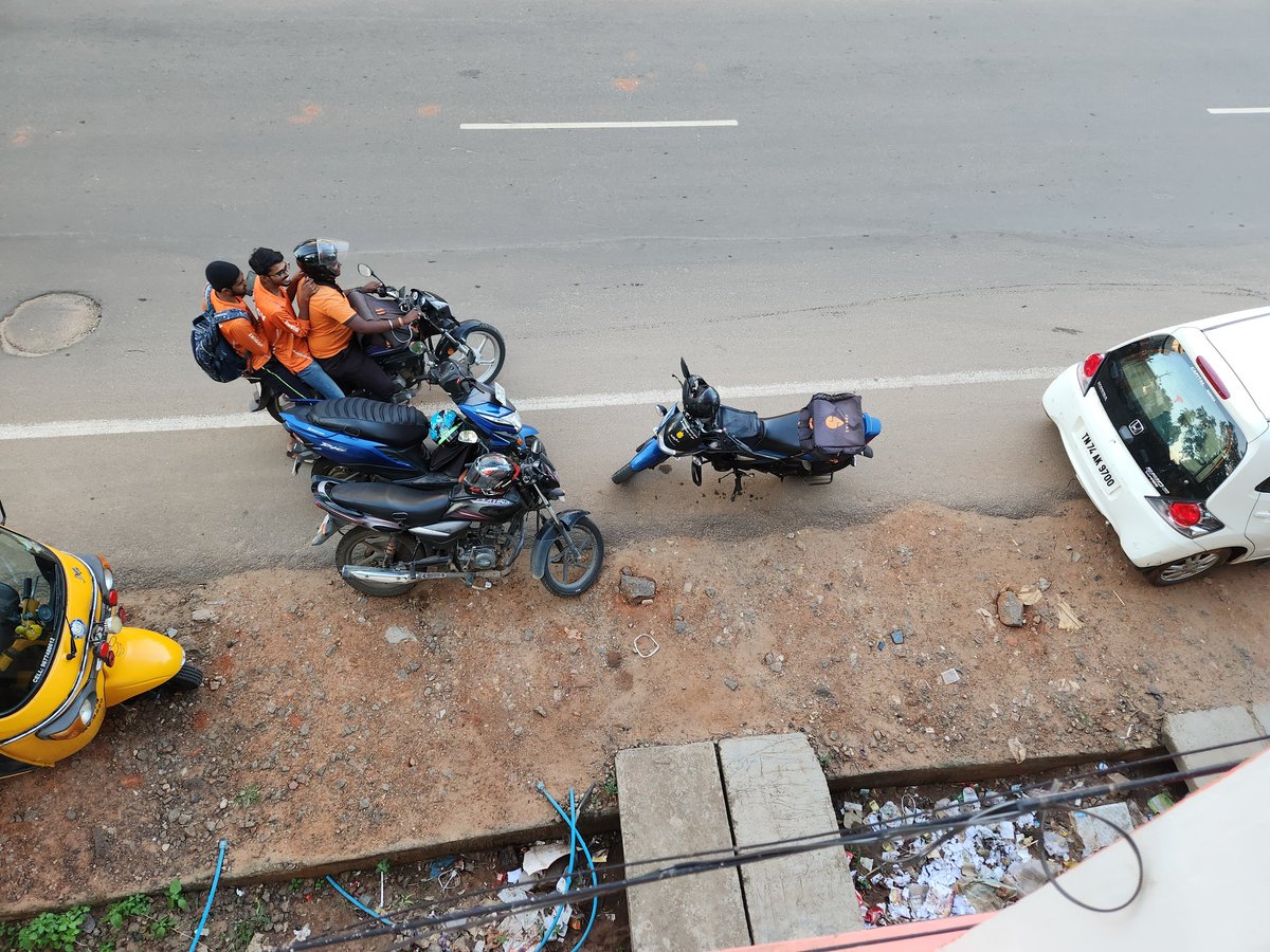 priya_rsgp's tweet photo. @SwiggyCares the nuisance continues everyday .. and they don't even park properly they don't Care that there are other businesses here who need parking https://t.co/lF1Rk44e9T