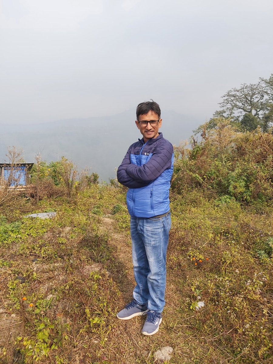 "समय र आफन्त " ले
 जब एकै पटक चाेट पुर्याए भने
 मान्छे बाहिर बाट हैन भित्रैबाट ढुङ्गा बनीदाे रहेछ ,
 त्यसैले मेहनत र ज्ञानले यति धेरै सक्षम बन्नु पर्ने रहेछ कि,
 कसैले जित्नका लागि प्रयास हैन षडयन्त्र गर्नु पराेस।