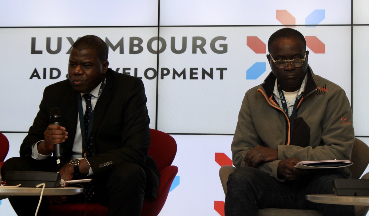 cooperation_lu's tweet photo. Lors du 1er panel des Assises #LuxAid, @LM_Philips de la @FAO, @amath_sene de l‘@IFAD, @lamesch_max de @cooperation_lu, I. Garba de l‘Ambassade du 🇳🇪 &amp; P. Gbenou, partenaire de #SOSFaim, ont discuté des besoins &amp; manières pour agir efficacement contre l'insécurité alimentaire. https://t.co/cc6CRS99D5
