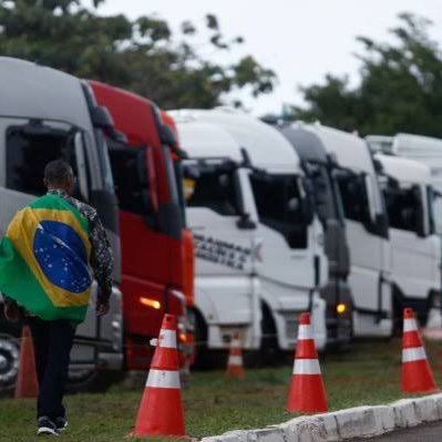 🚨AGORA: Alexandre de Moraes bloqueia contas de empresários por atos antidemocráticos.
