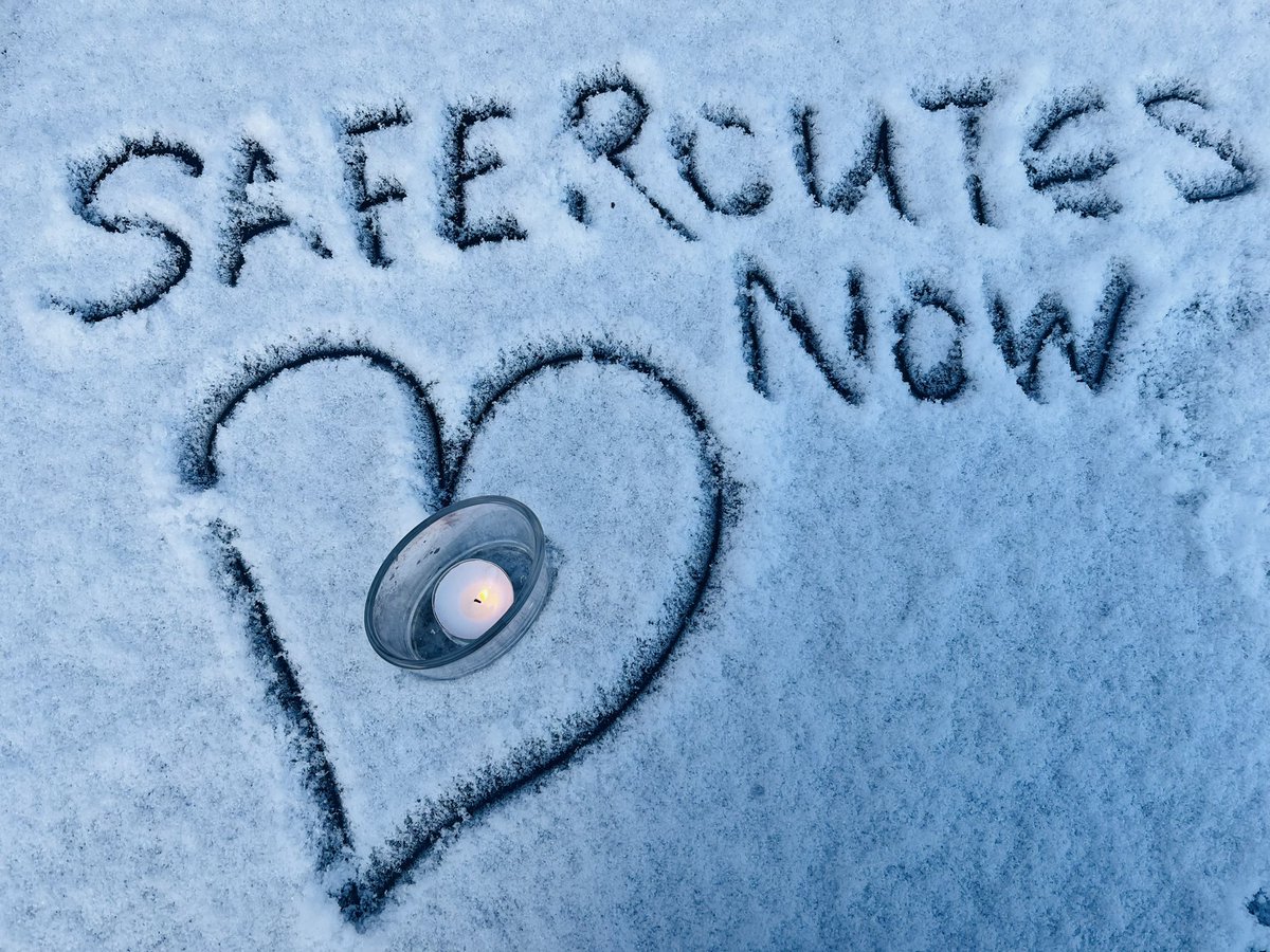 refugeecouncil's tweet photo. 🕯️Our hearts are with the families who have lost so much yesterday.
💔No one should lose their life trying to reach safety. But without safe routes, people are left with no choice but to risk everything. 
🧡Enough is enough. We need #SafeRoutesNow. https://t.co/tqiMtl3QQO