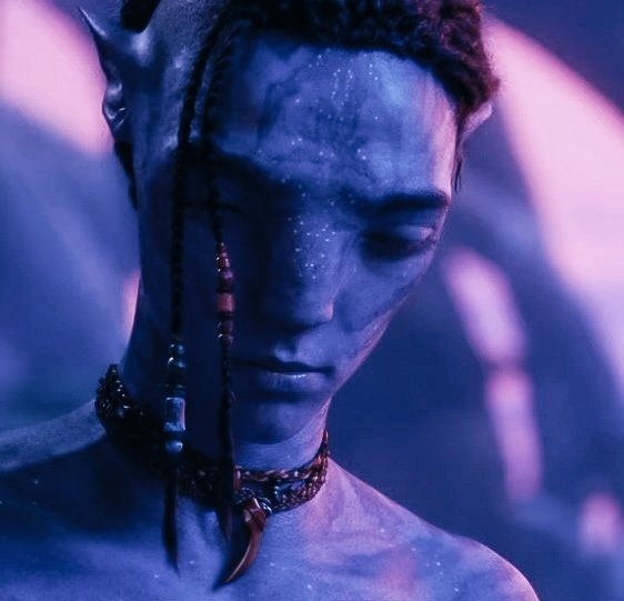 He's​ walk over to you and speak to you 

“I see you and hi! ..Getting to know each other ? ”

  (Retweeted)​

 “แน่นอนว่าการทำความรู้จัก​กัน​กับพวกเจ้า​ คงเป็นเรื่องที่ดี​ ข้าจะพยายามไว้ใจคนจากฟ้าก็ได้”

  เขายักไหล่และยกยิ้มนิดหน่อย​ 

#จะทำความรู้จักกับคนมารีทวิต