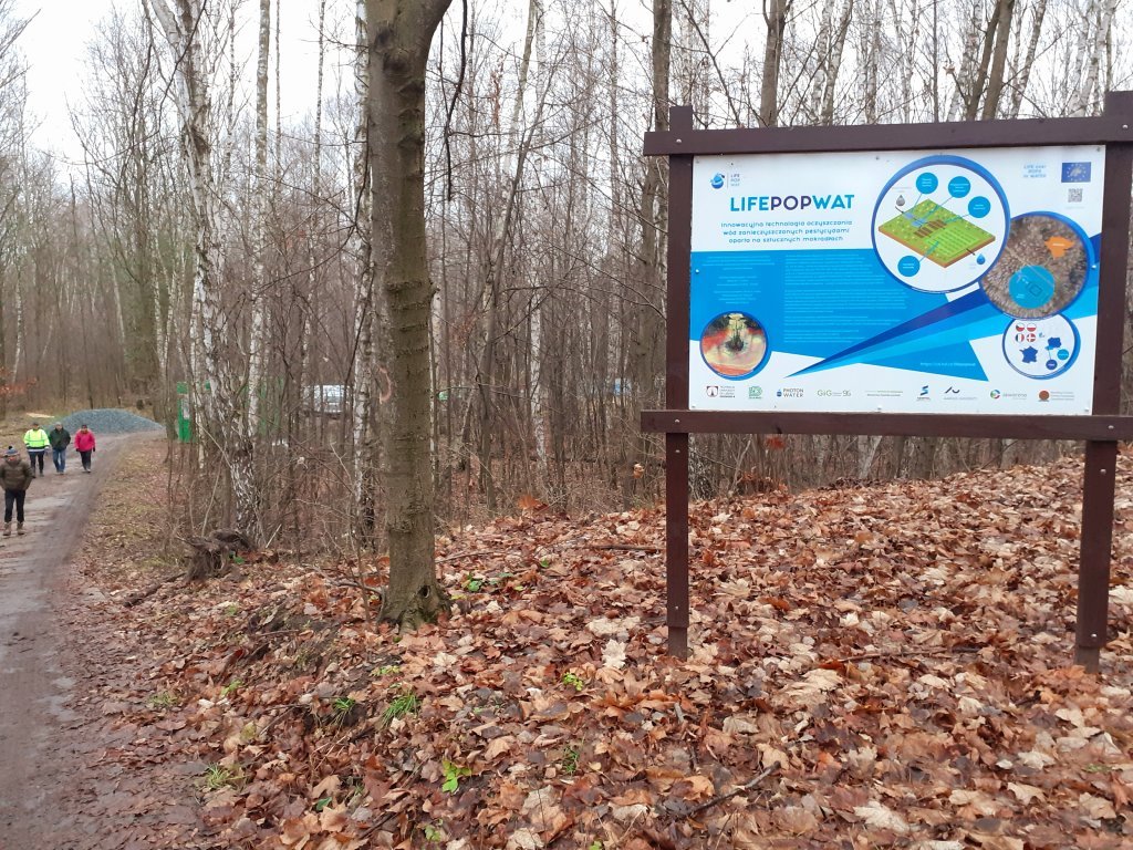 mibirem's tweet photo. @TAUWNL is grateful for participation at the #EU #LifePOPWAT @LIFEprogramme meeting last week in 🇵🇱Jaworzno #ThrowbackThursday  
👉🏻Fruitful discussions on #microbiomes #soil #bioremediation #HCH #sampling &amp; #bioaugmentation! 
💚@AT_Bioresources @AITtomorrow2day @EUgreenresearch https://t.co/iN3T1vEhu3
