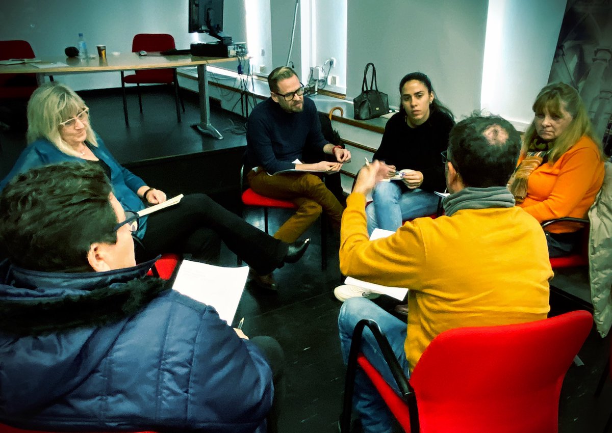 Segundo día de formación intensa #antirumores en #Getafe, en el teatro García Lorca, identificando ámbitos prioritarios como el deporte, la educación o la cultura, implicar a actores clave, espacios que ya existen y mucha creatividad para diseñar acciones y eslóganes!@ICCities