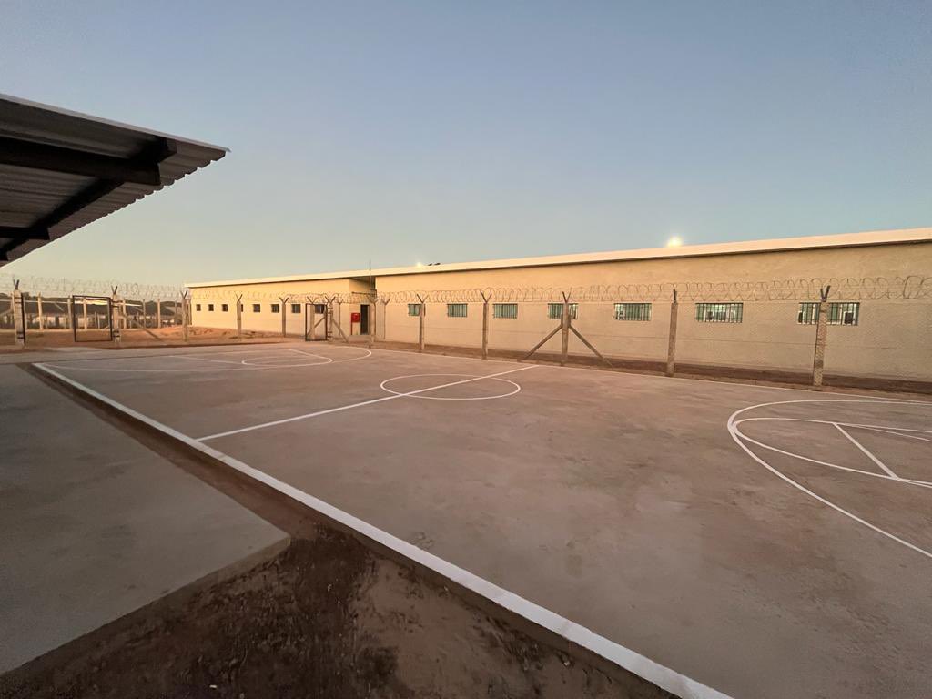 LuisCalabria's tweet photo. Hoy se inaugura la NUEVA CÁRCEL de TACUAREMBÓ, primer centro penitenciario construido por esta Administración y que forma parte del PLAN DIGNIDAD CARCELARIA impulsado por Jorge Larrañaga. Se cumple así un compromiso de campaña, buscando mejores condiciones para la rehabilitación. https://t.co/B3NdnBQDUx