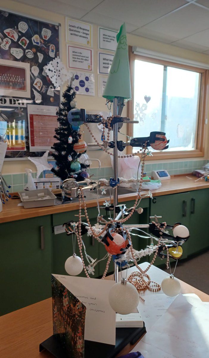 TheCryptSchool's tweet photo. Lots of the form rooms have taken part in the House advent calendar competition decorating their windows and rooms! School is feeling very festive, especially with the wintery weather ❄️⛄🎄 #CryptChristmas https://t.co/4oMcFSREQG