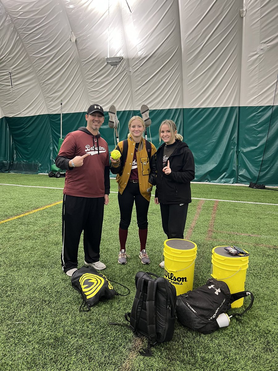 Coach_J_Cuellar's tweet photo. @maciesanders25 hit her 1st dinger of the season last night. Great job young lady. https://t.co/UVo2GkTLJO