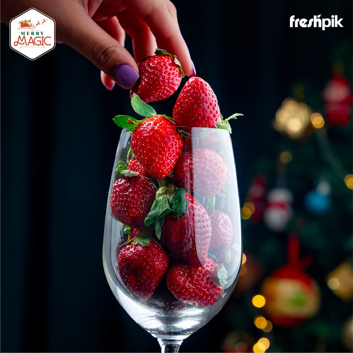 Nothing beats fresh strawberries as a delicious Christmas snack.😍

So what are you waiting for? Get farm picked fresh strawberries only at Freshpik, Jio World Drive.

#MerryMagic #Freshpik #MakeItYourFreshpik #Strawberry #StrawberrySeason #Strawberries