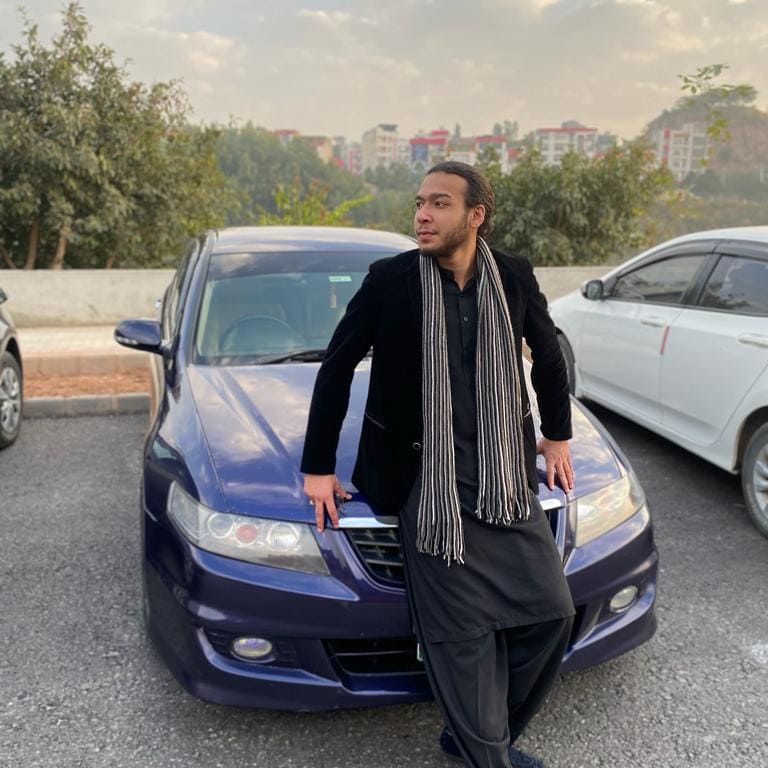 Mujtabaasme's tweet photo. #NewProfilePic https://t.co/CrOQlwD5tf