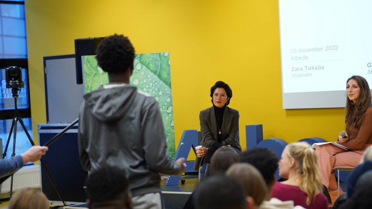 In welke maatschappij willen wij leven en hoe kunnen we hier samen aan werken? Samen met studenten van <a href="/AlbedaMBO/">Albeda mbo</a> bespraken we deze vragen tijdens Het Nationaal Gesprek over Vrijheid. Wat was dit leuk en leerzaam! Dank voor jullie belangrijke vragen.👏