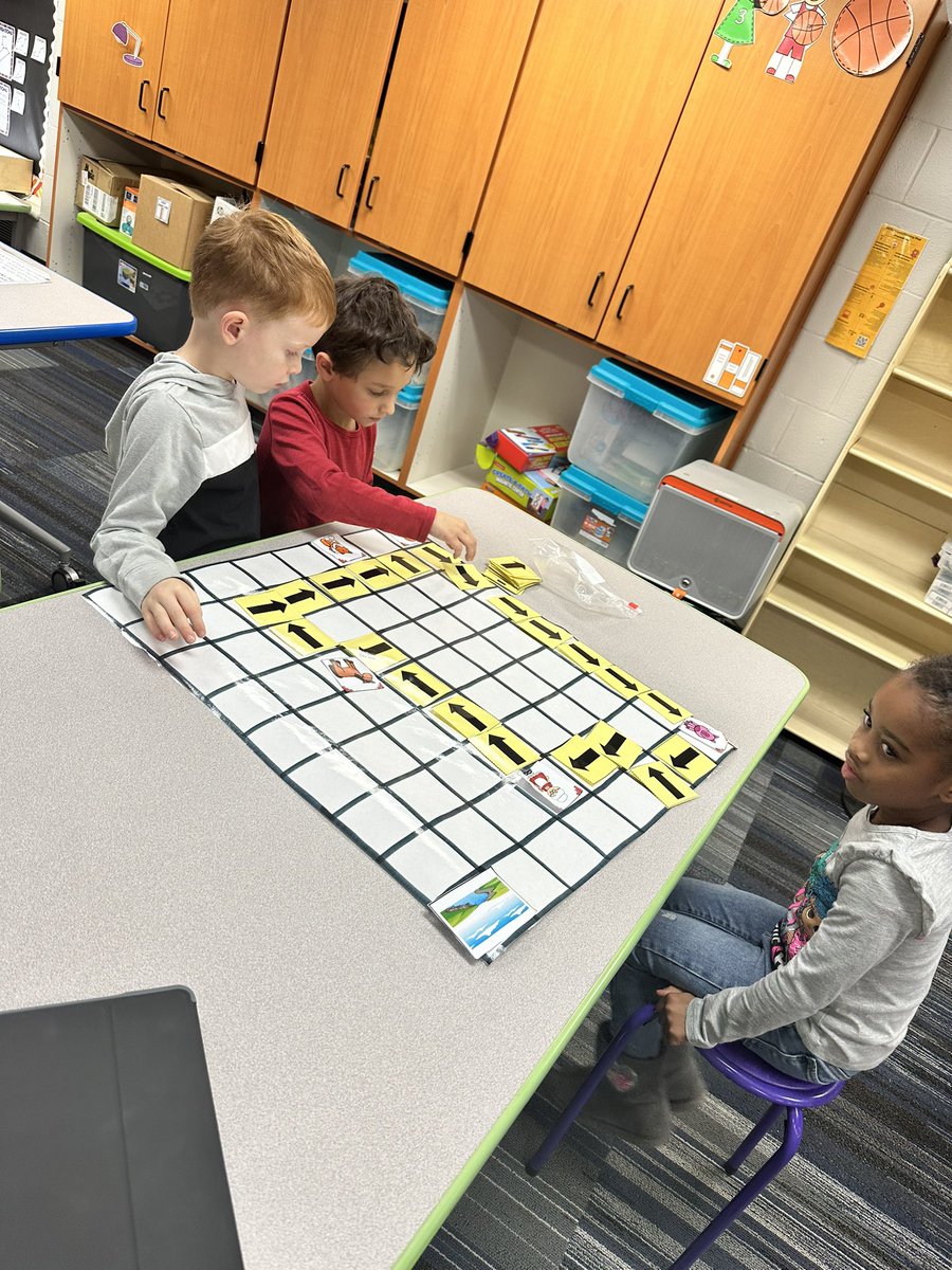 Kindergarteners finishes their first round of coding lessons! They ended with a Gingerbread Character challenge ! Next up, we’ll integrate reading and writing into directional coding!! #hcsdinnovate