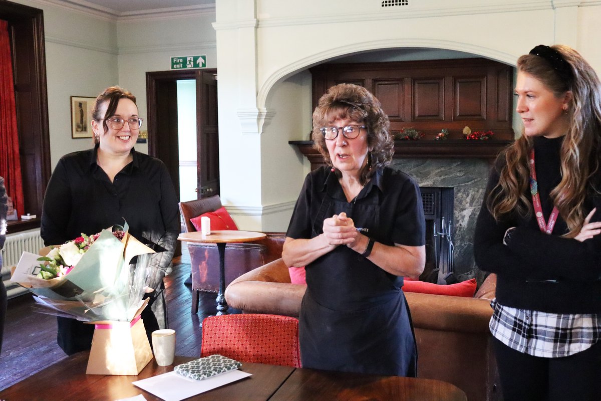 Gladstone's Library tweet media