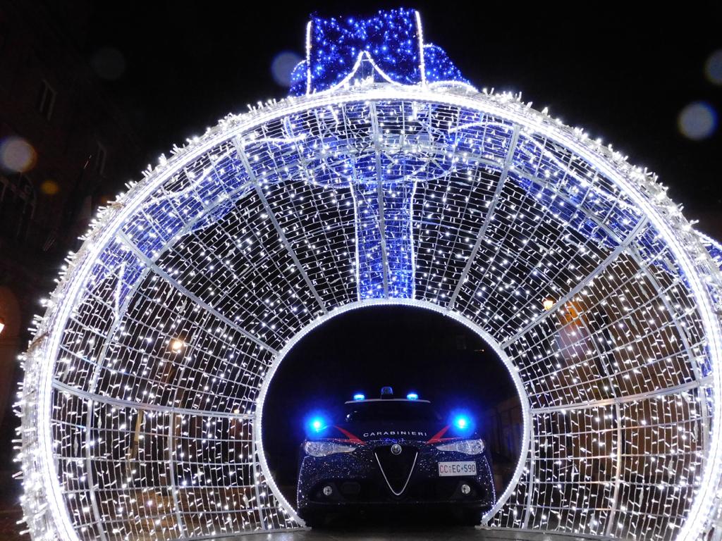 _Carabinieri_'s tweet photo. Buone feste da Chivasso (TO)
#Carabinieri #PossiamoAiutarvi #17dicembre #ForzaArmate #Difesa https://t.co/5Z1sl1N8vG