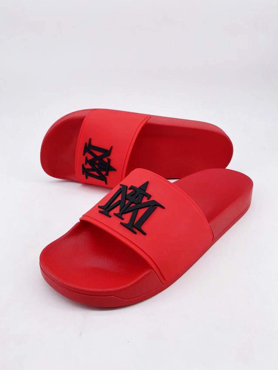 acesemper's tweet photo. Come and buy nice slippers y’all man this Christmas ladies 🏧 https://t.co/efzeYtkVaJ