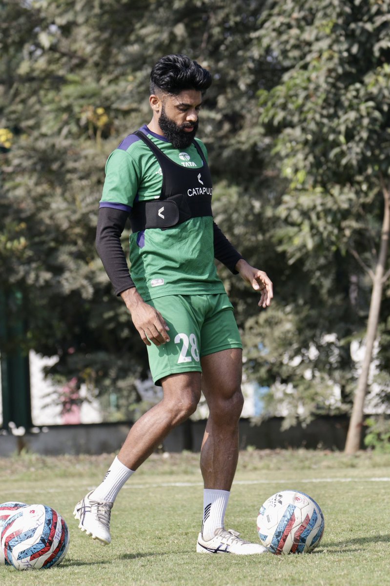 Getting stronger each day ⚽️💪🏼

#jamkekhelo #keepgoing #nevergiveup #footballer #GS28 #wmk