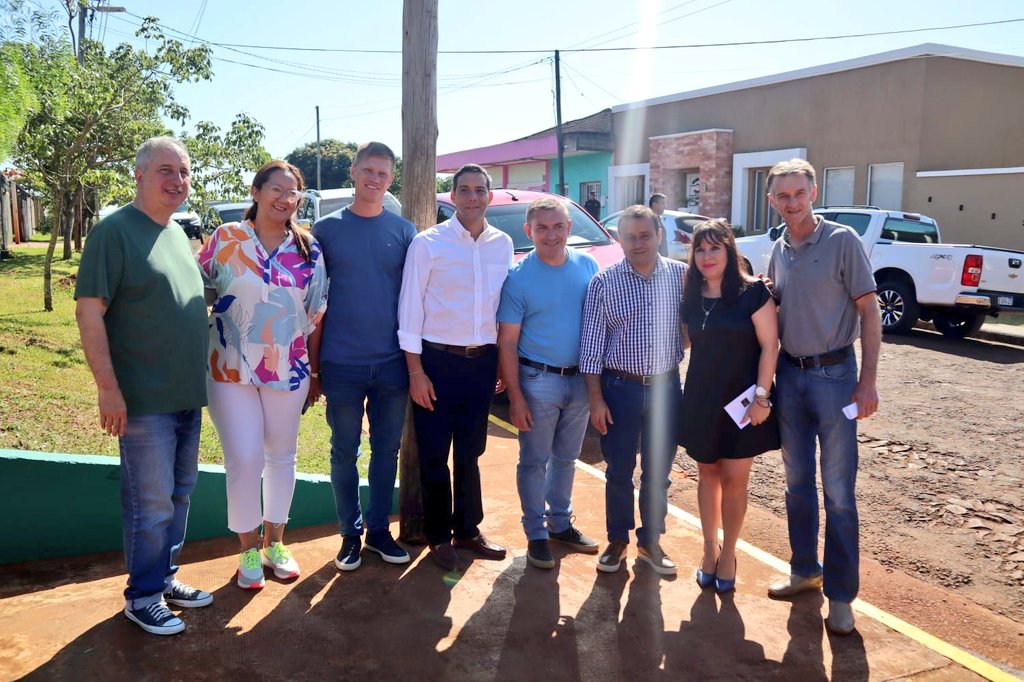 #Ahora, con <a href="/herrerayflia/">Oscar Herrera Ahuad</a> , <a href="/passalacquaok/">Hugo Passalacqua</a> y el intendente Carlos Sartori inaugurando el sistema de #videocámaras en #CampoGrande, conectado al Centro Integral de Operaciones 911 de la <a href="/MisionesPolicia/">Policía de Misiones</a>. 

#HagamosQueLoBuenoCrezca
<a href="/gobmisiones/">Gobierno de Misiones</a>