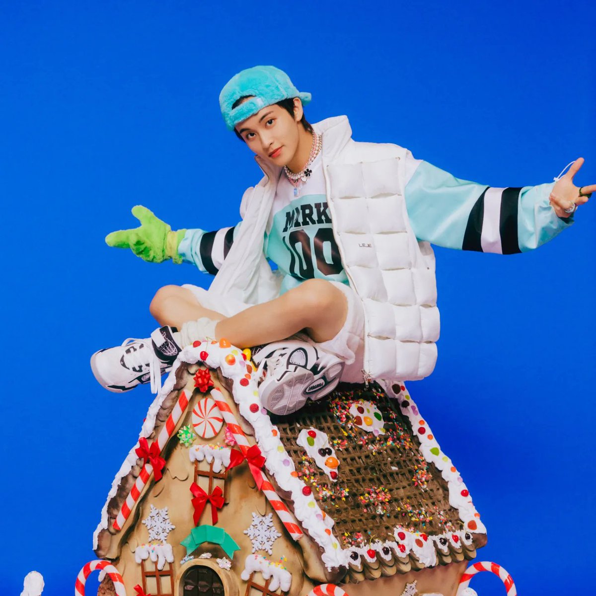markleecloset's tweet photo. 151222 - #MARK ' Candy ' teaser image 💙🍭

- #MARK #마크 #MARKLEE #NCT #NCT127 #NCTDREAM #nctfashion https://t.co/2V3a6QZ3Xl