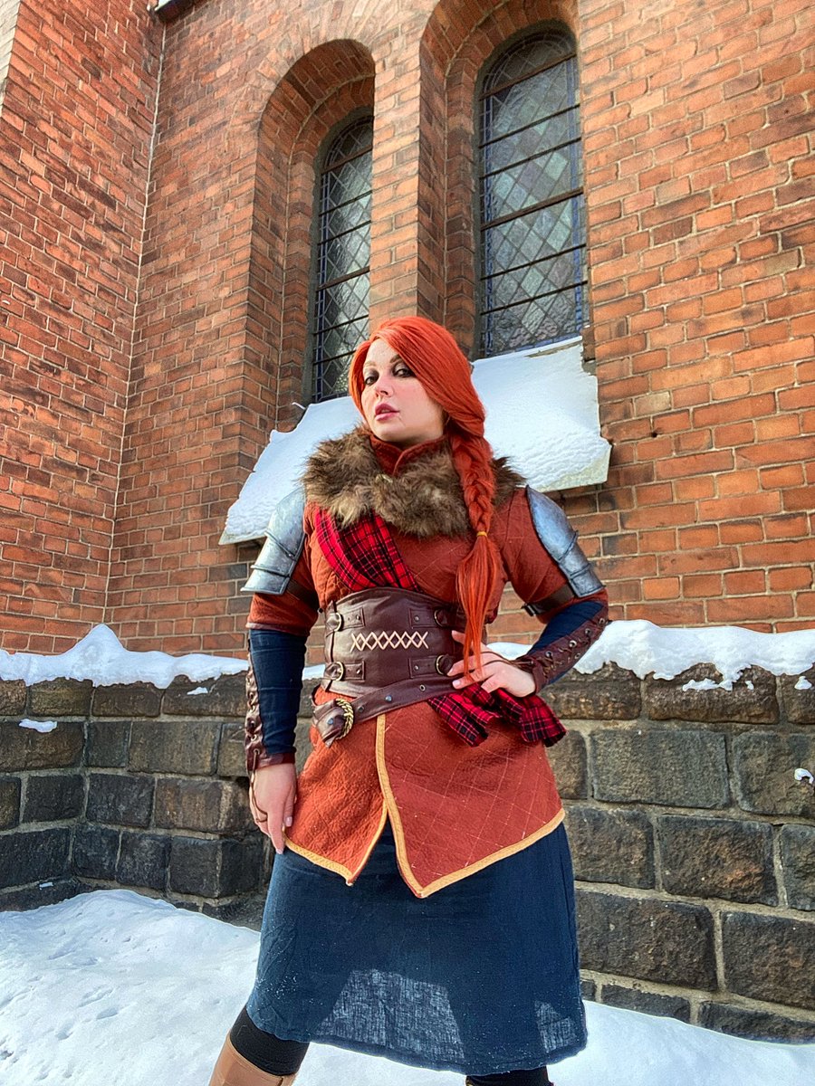 Довольна мэйком в этот раз, и шрамы удачно вышли вполне)