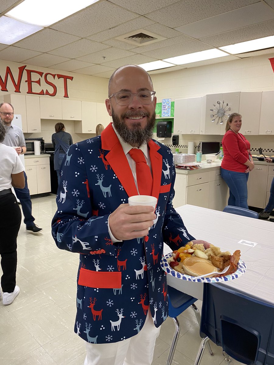 dcisco23's tweet photo. The annual Viking Pancake Breakfast! #itsagreatdaytobeaviking https://t.co/upBfQZQYCb
