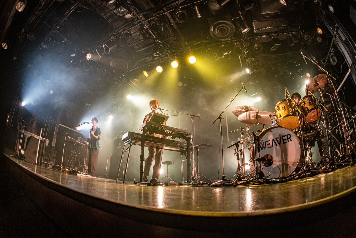 WEAVER_STAFF's tweet photo. WEAVER LAST TOUR 2022「The Songs Are On Your Side」🎹🎸🥁

2日目！広島公演終了✌️✨
本日も熱い夜をあ���がとうございました🔥

次は明後日12/17(土)の福岡公演でお会いしましょう！

#WEAVER
#WEAVERといっしょ https://t.co/RX19VOsqRM