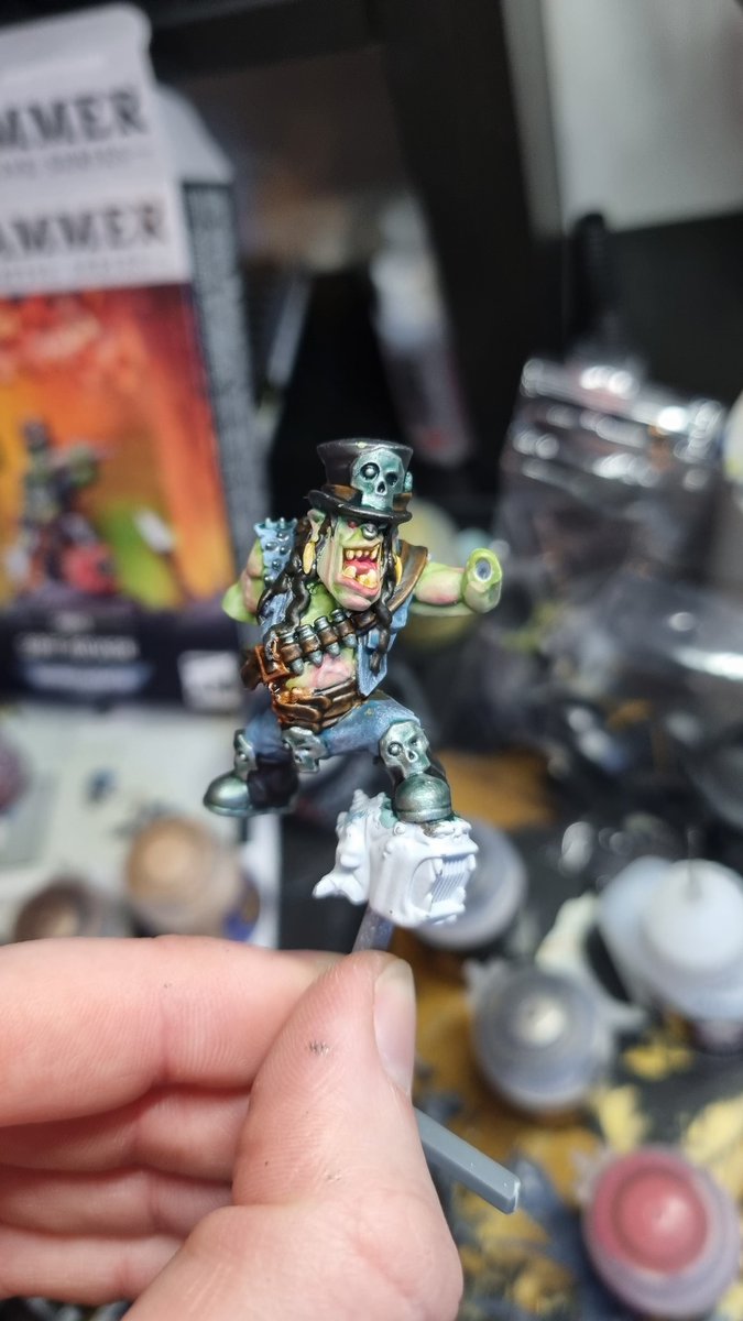 amberlovell_'s tweet photo. My final project of the year underway! A present for a family member so I hope they like it when it's all finished!! 

#wip #artistwip #warhammercommunity #goffrocker #warhammer40k #warhammer #gamesworkshop https://t.co/SyVBd4sbOv