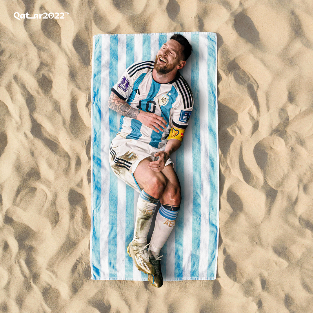 En las tierras de Qatar, él se lleva las miradas del mundo entero. El 18 de diciembre puede alcanzar su sueño más grande. 

Compartí tu mensaje de apoyo para Lionel Messi 🇦🇷👇