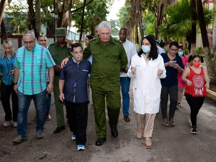 Lo repetiré hasta el cansancio.
El presidente <a href="/DiazCanelB/">Miguel Díaz-Canel Bermúdez</a> es CONTINUIDAD DEMOSTRADA.

#YoSigoAMiPresidente 
#CubaEsAmor