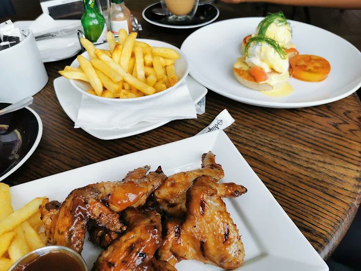 Who would like to join my table🤩😋