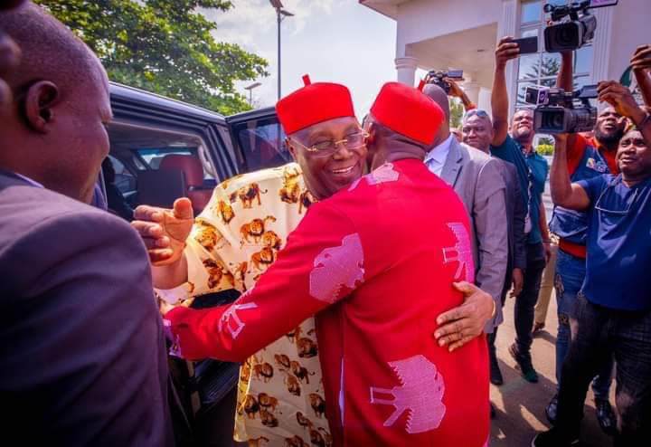 imran_sardauna's tweet photo. HAPPENING NOW:

The incoming President of Nigeria Atiku Abubakar in the official residence of the Governor of Anambra State Charles Chukwuma Soludo for an engagement before the rally.

@DemolaRewaju 
#RecoverNigeria 
#RecoverAnambraWithAtiku 
#AtikuOrganizingForAction https://t.co/4wPc0lLZDC