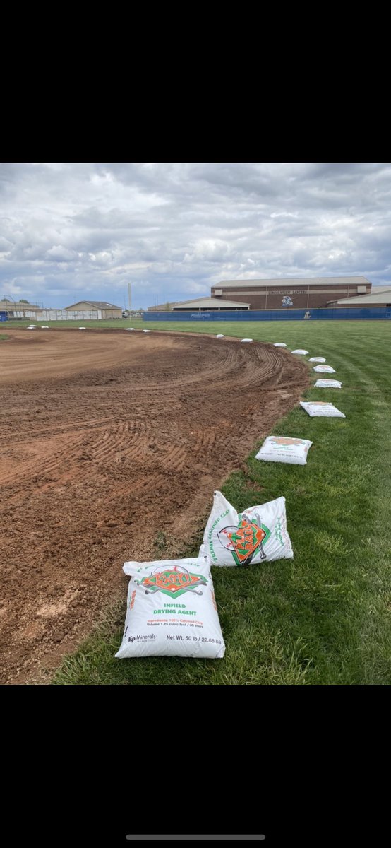 Lancer_BASE's tweet photo. Happy National Athletic Directors Day to our own Mr Greg Leeth! Thank you for all that you do for the student athletes of Lincolnview! The picture on the right is one of my all time favorites. 9 hours, 33 bags of dry, and a conference championship on this day #ThanksGreg https://t.co/WLG668Oysx